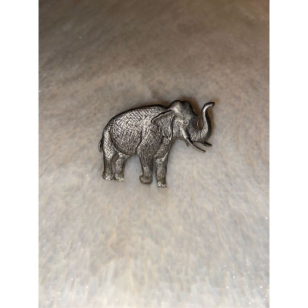 Elephant, brooch pin
